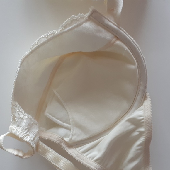 NWOT - Padded Bra - Picture 4 of 7